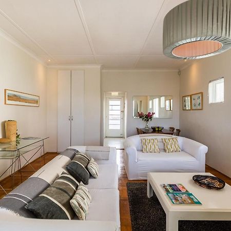 Portswood Mews - Chic White Studio Apartment Green Point Cape Town Exterior photo